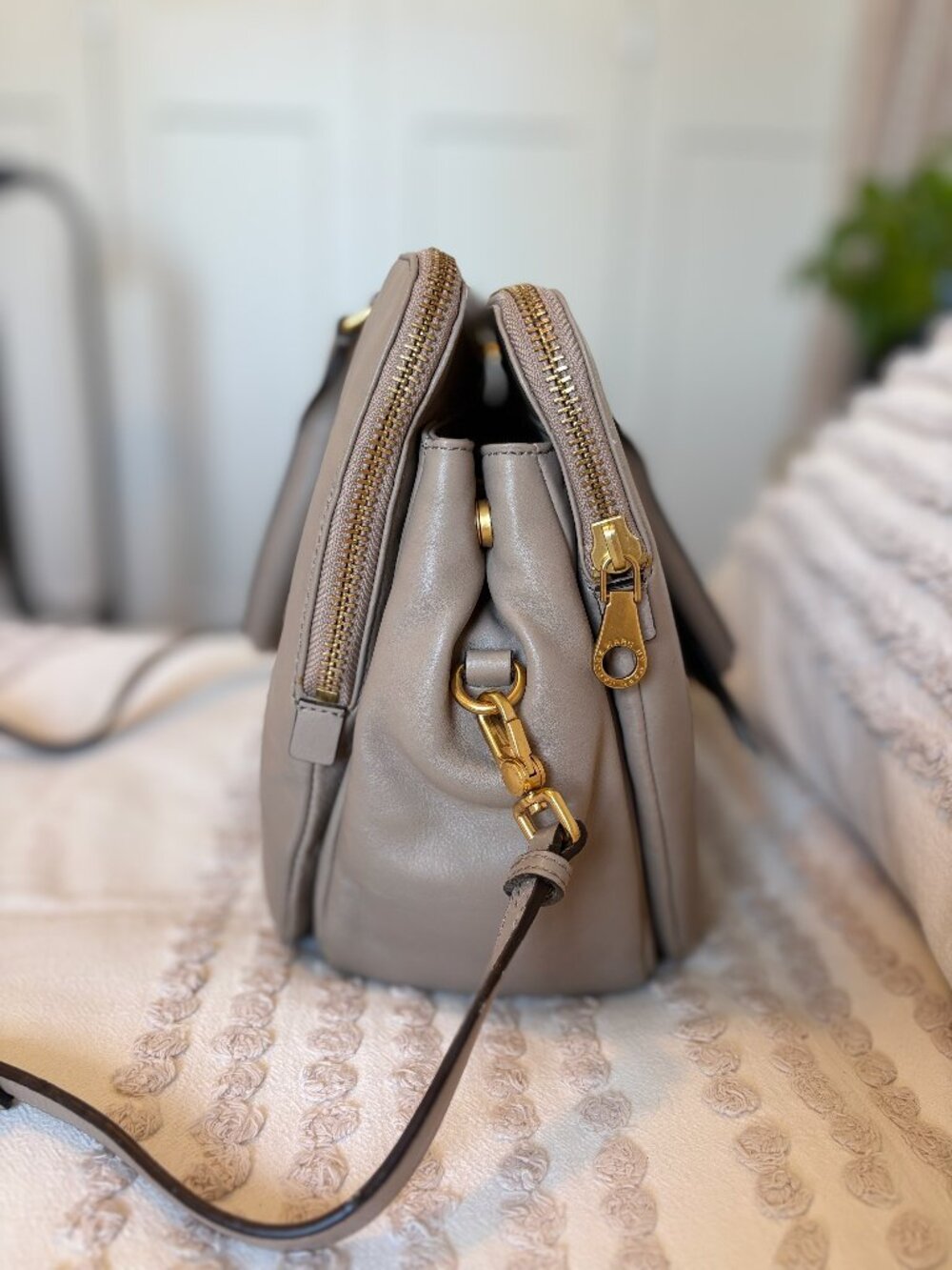 Vintage Marc by Marc Jacobs satchel bag in taupe. Removable crossbody strap. NWT
